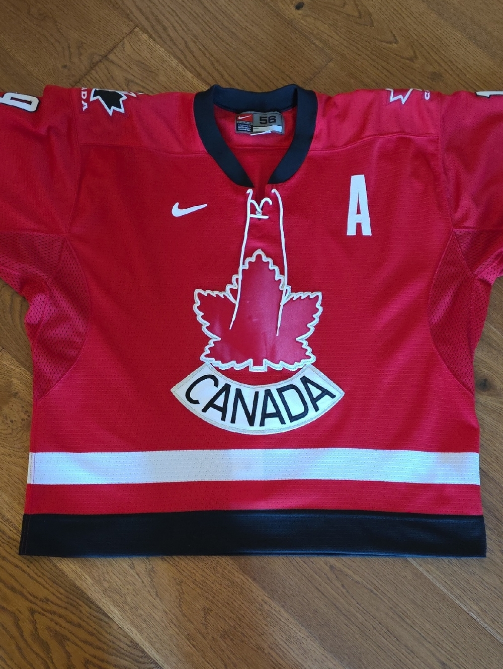 Vintage 2002 Team Canada Olympic Nike Jersey #19 Steve Yzerman
